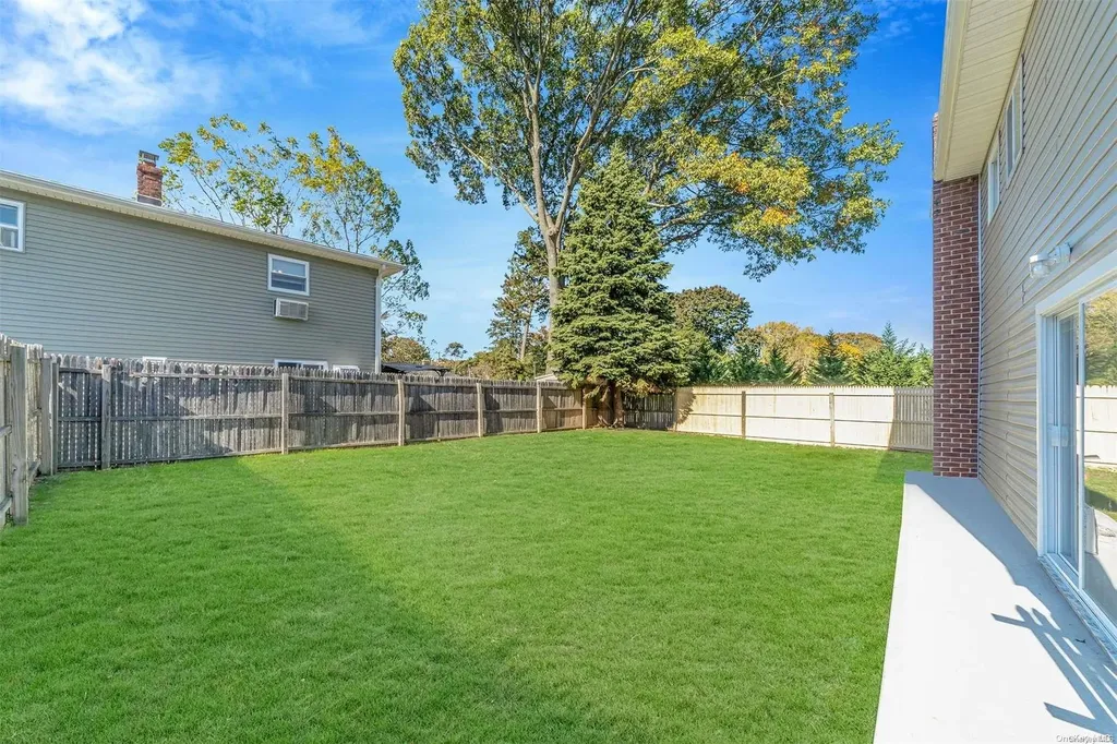 1346 Pine Acres Boulevard Bay Shore NY 11706