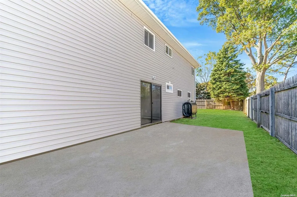 1346 Pine Acres Boulevard Bay Shore NY 11706