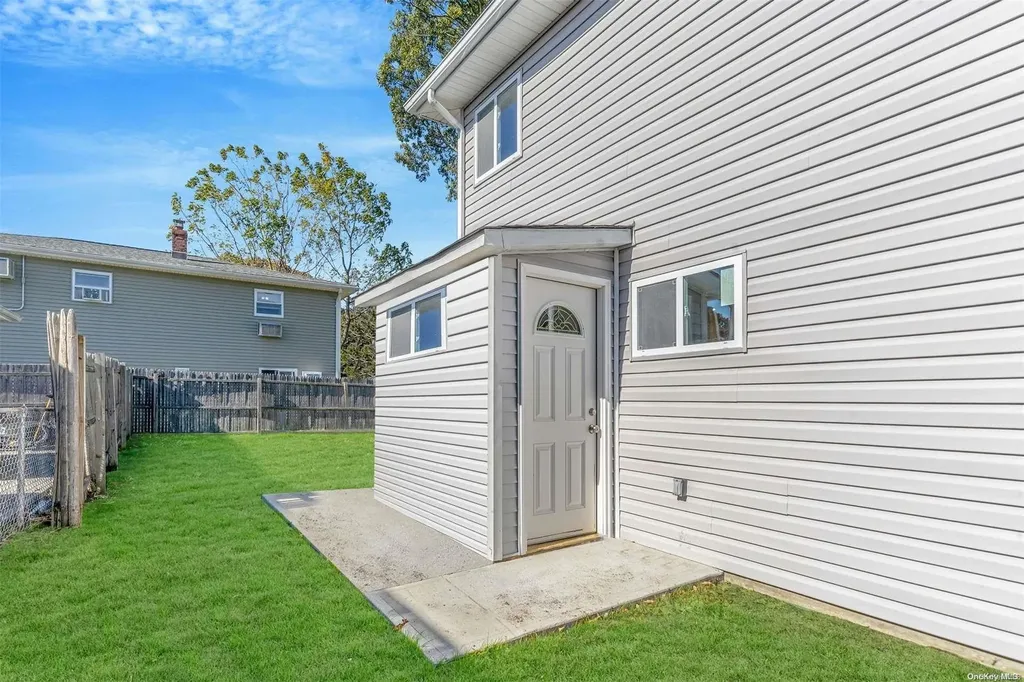 1346 Pine Acres Boulevard Bay Shore NY 11706