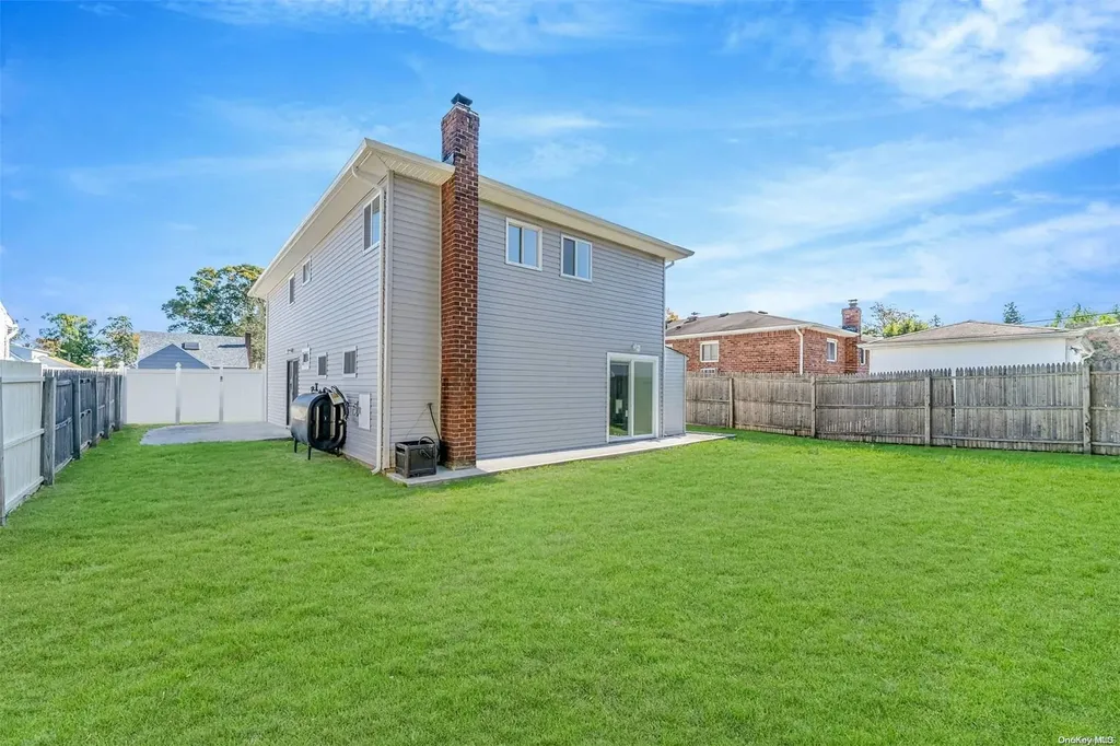 1346 Pine Acres Boulevard Bay Shore NY 11706