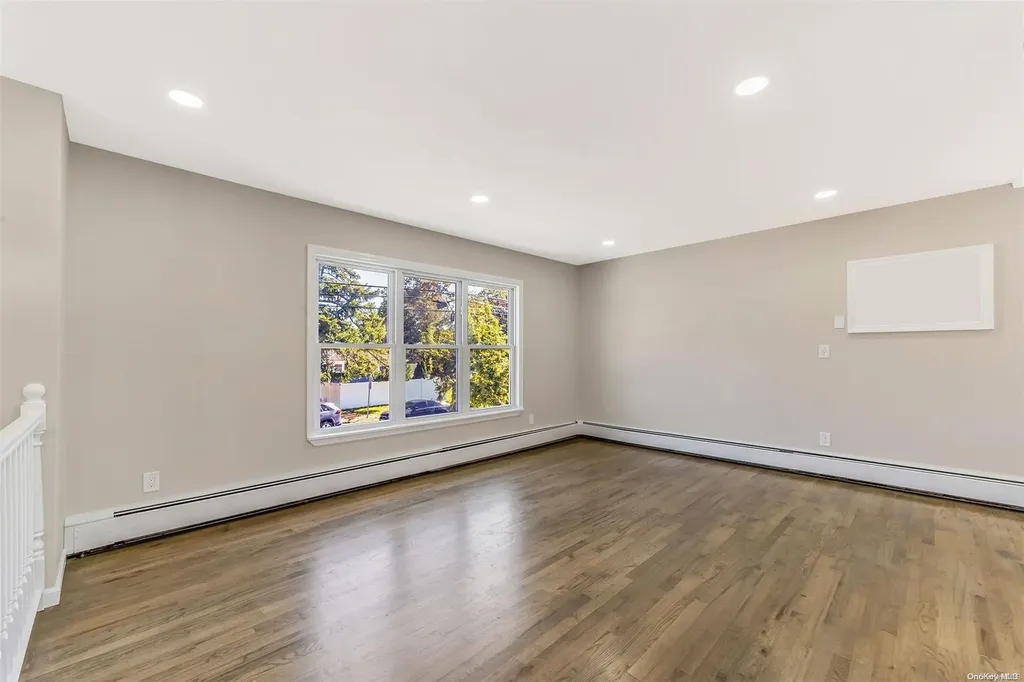 1346 Pine Acres Boulevard Bay Shore NY 11706