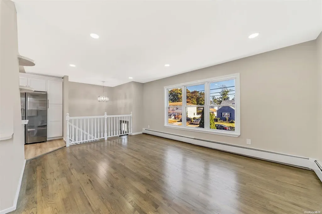 1346 Pine Acres Boulevard Bay Shore NY 11706