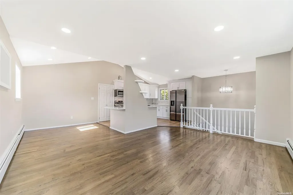 1346 Pine Acres Boulevard Bay Shore NY 11706
