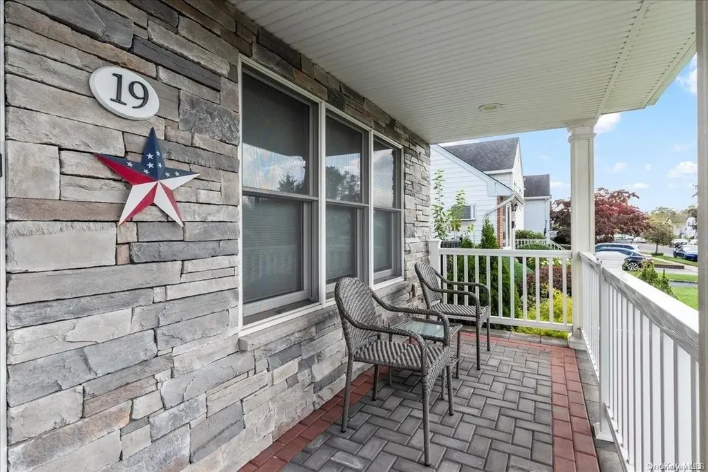 19 Spencer Drive Bethpage NY 11714