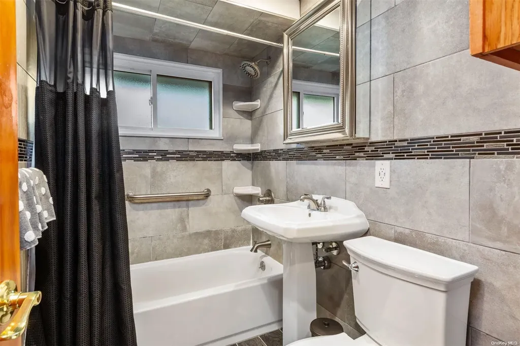 24 Deer Lane Wantagh NY 11793