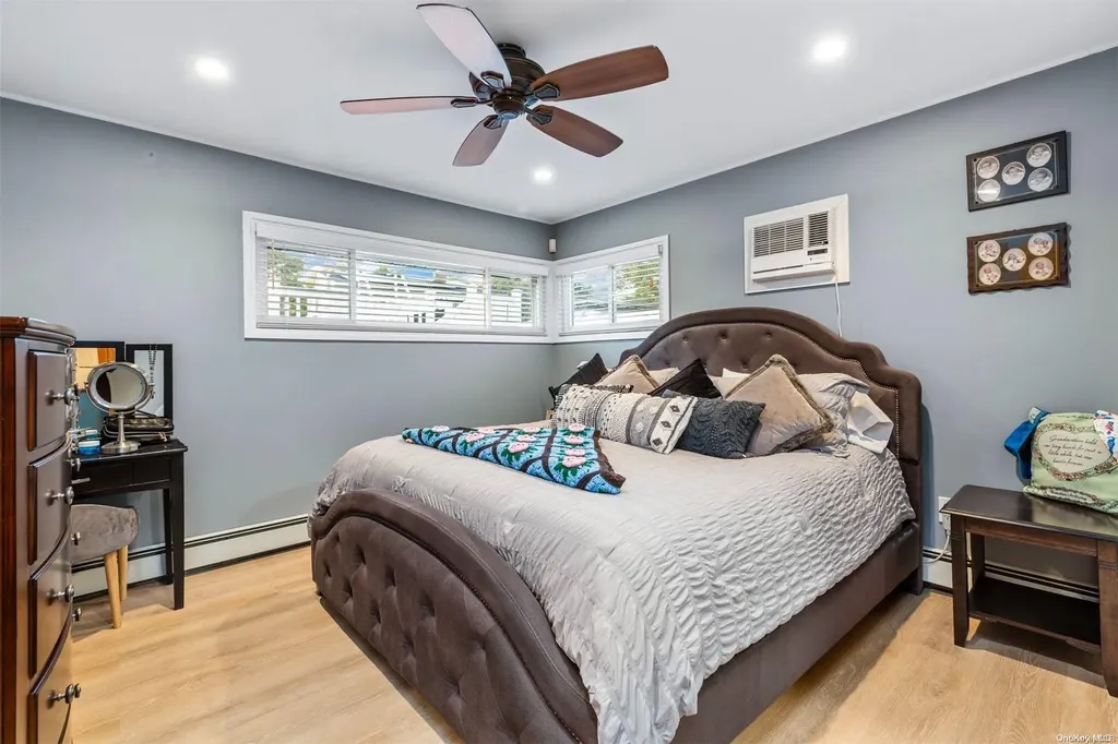 24 Deer Lane Wantagh NY 11793