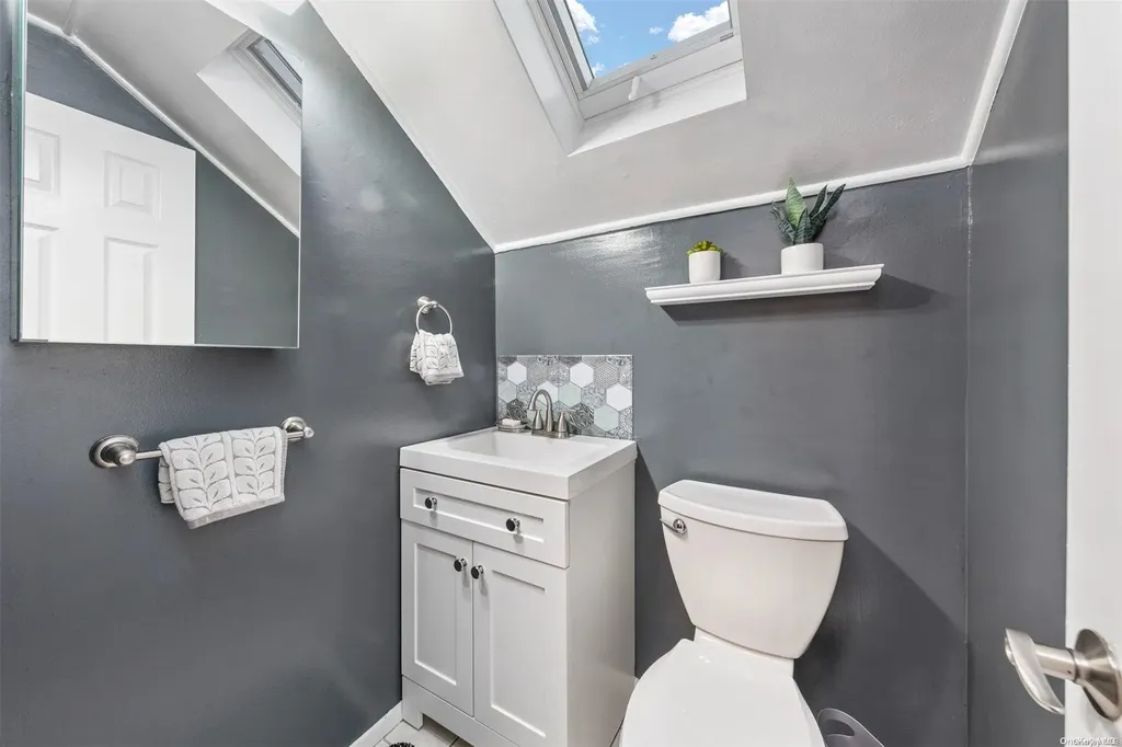 24 Deer Lane Wantagh NY 11793
