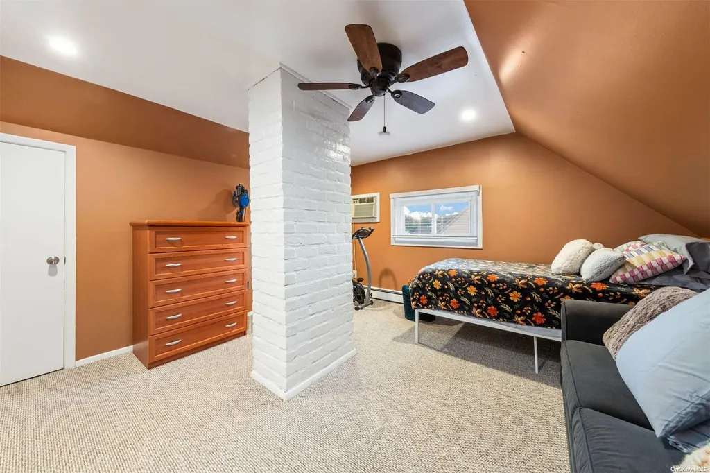 24 Deer Lane Wantagh NY 11793
