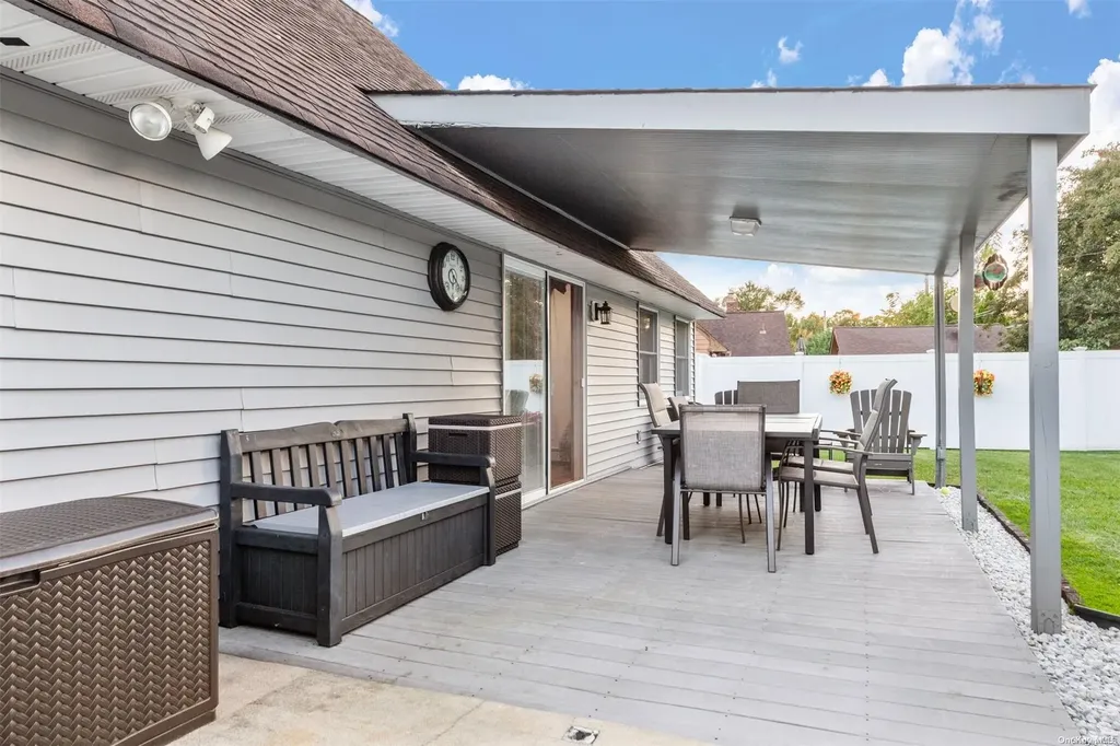 24 Deer Lane Wantagh NY 11793