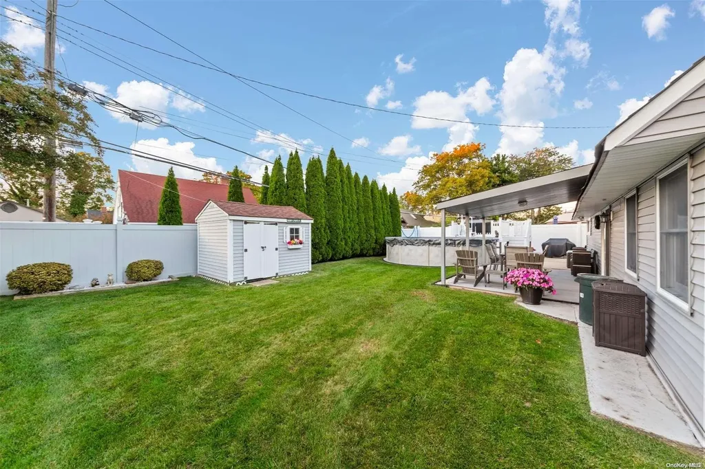 24 Deer Lane Wantagh NY 11793