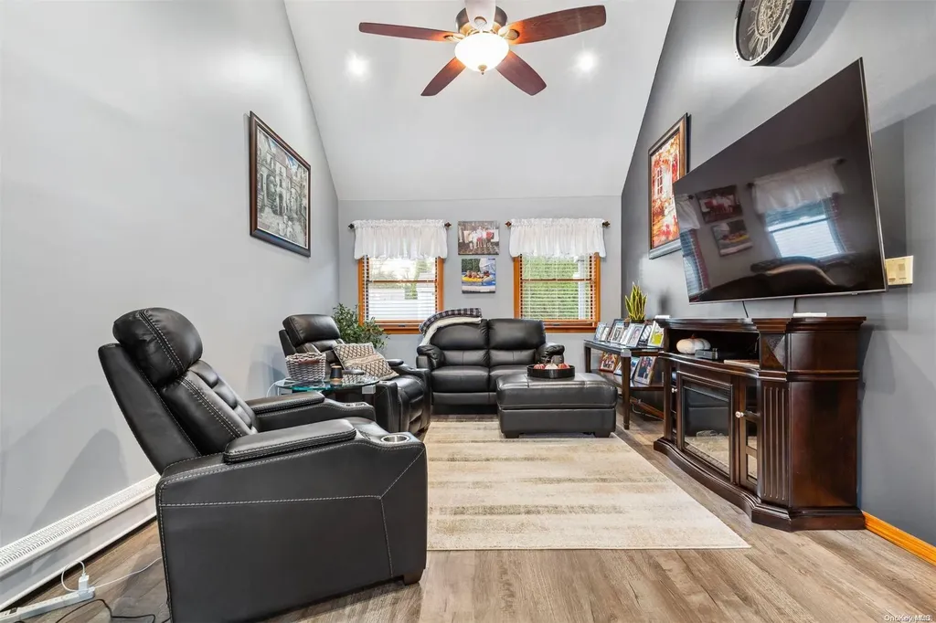 24 Deer Lane Wantagh NY 11793