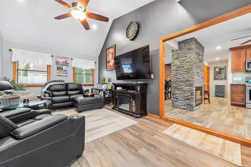 24 Deer Lane Wantagh NY 11793
