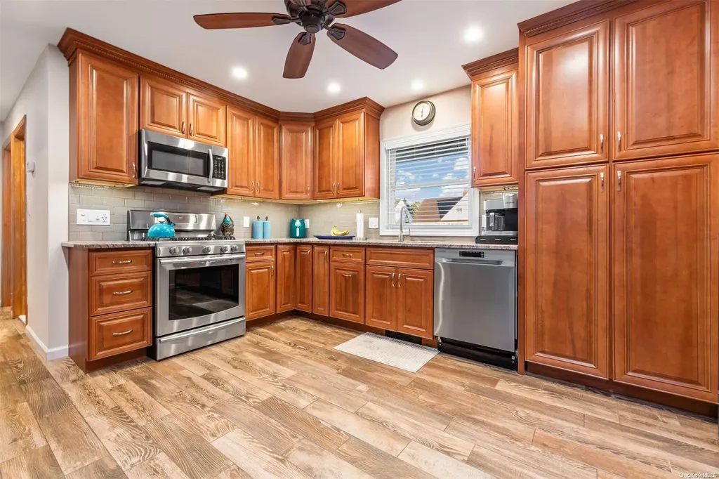 24 Deer Lane Wantagh NY 11793