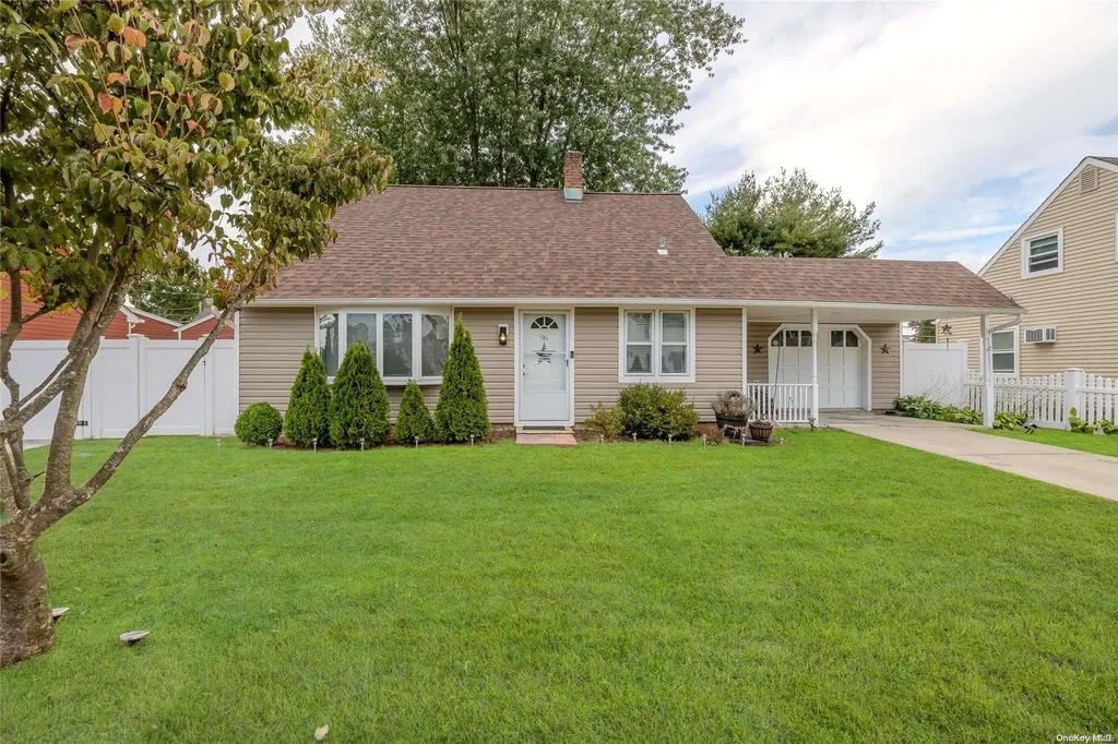 96 Ranch Lane Levittown NY 11756