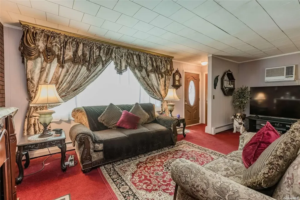452 Grove Avenue Patchogue NY 11772