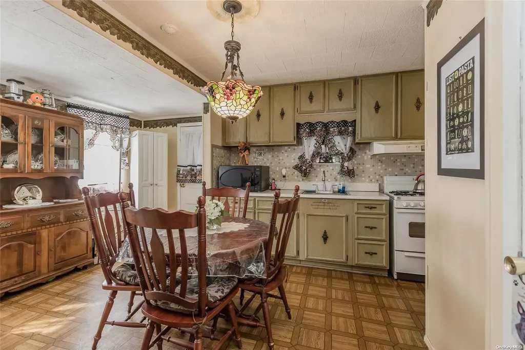 452 Grove Avenue Patchogue NY 11772