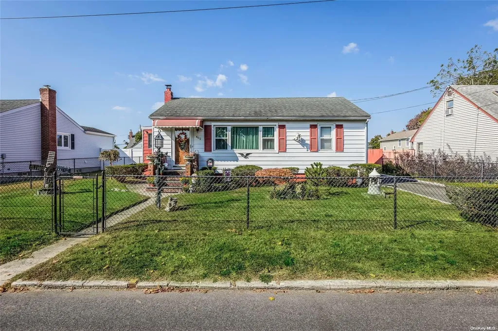 452 Grove Avenue Patchogue NY 11772