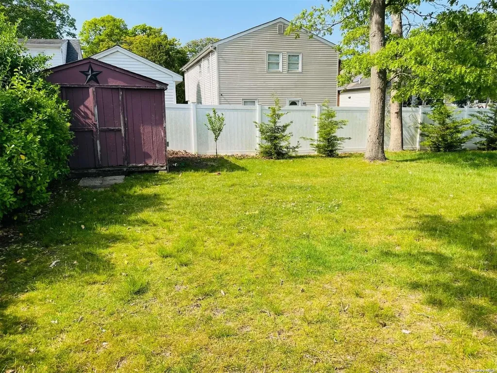 117 Main Avenue Mastic NY 11950