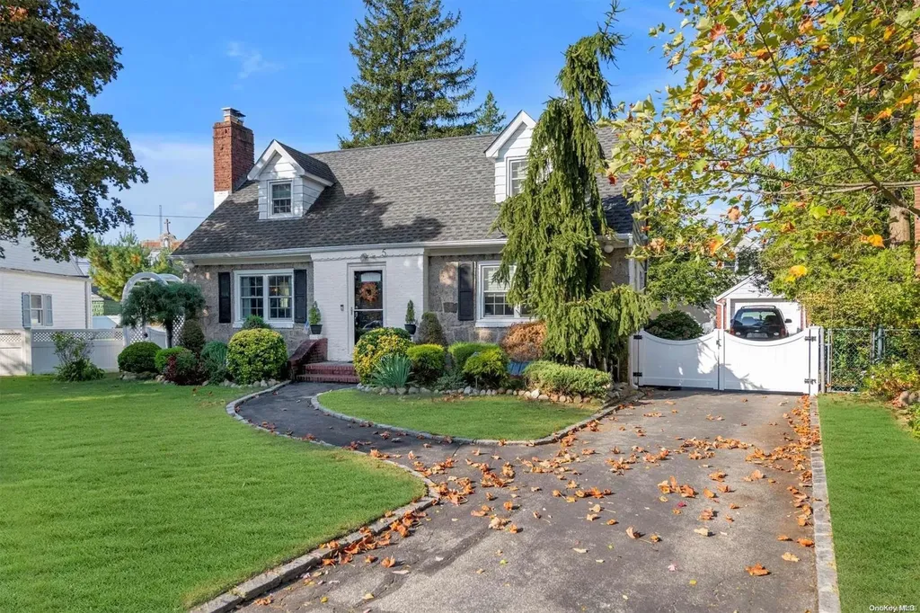 5 Midland Drive New Hyde Park NY 11040