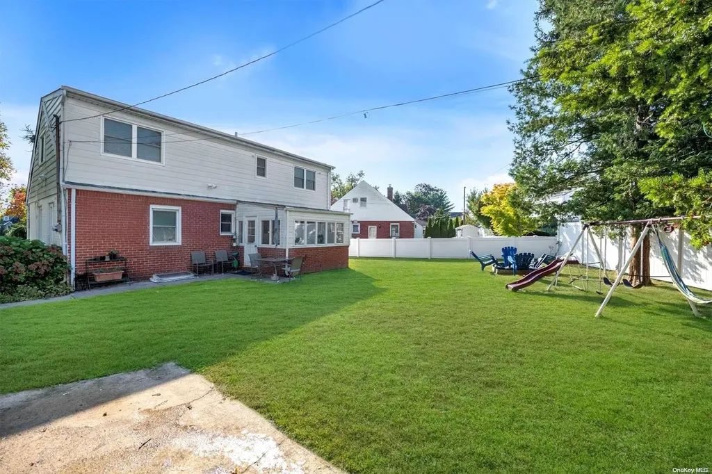 5 Midland Drive New Hyde Park NY 11040