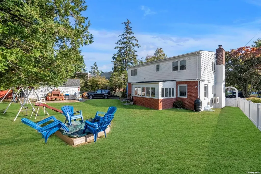 5 Midland Drive New Hyde Park NY 11040