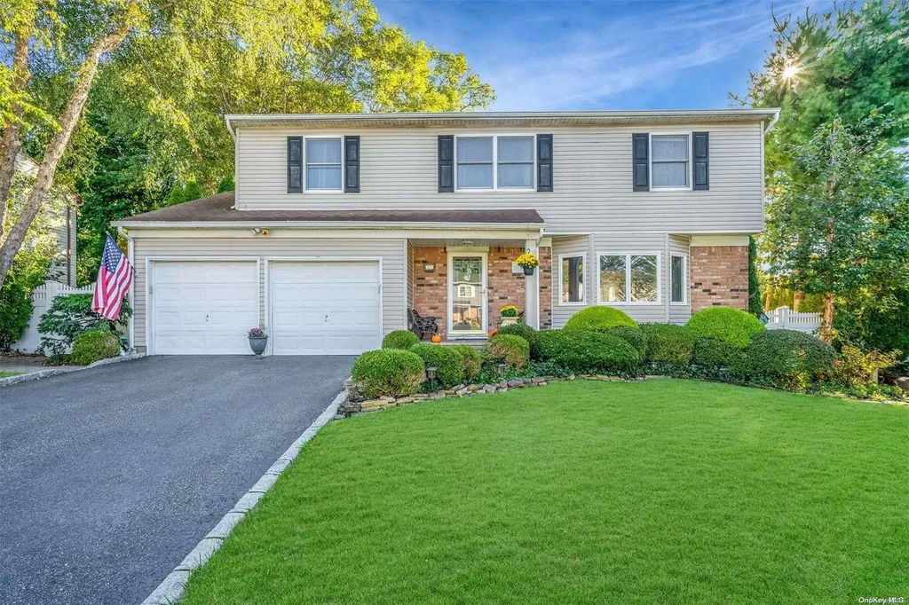 19 Format Lane Smithtown NY 11787