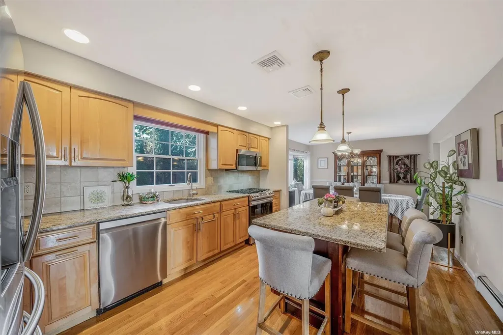 19 Format Lane Smithtown NY 11787
