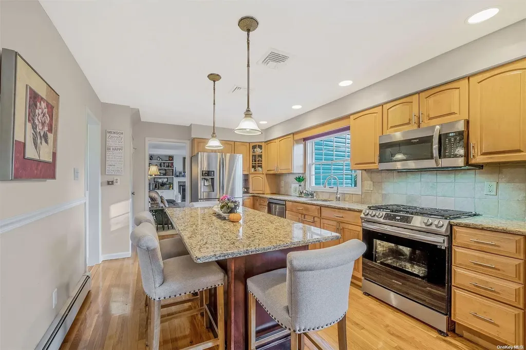 19 Format Lane Smithtown NY 11787