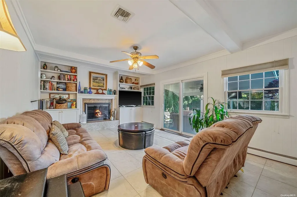 19 Format Lane Smithtown NY 11787