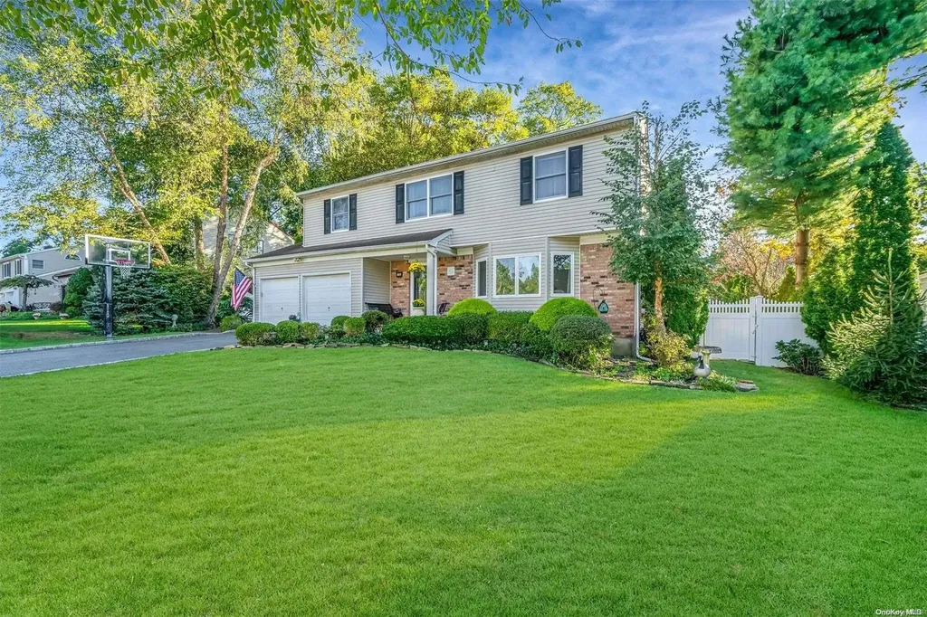19 Format Lane Smithtown NY 11787