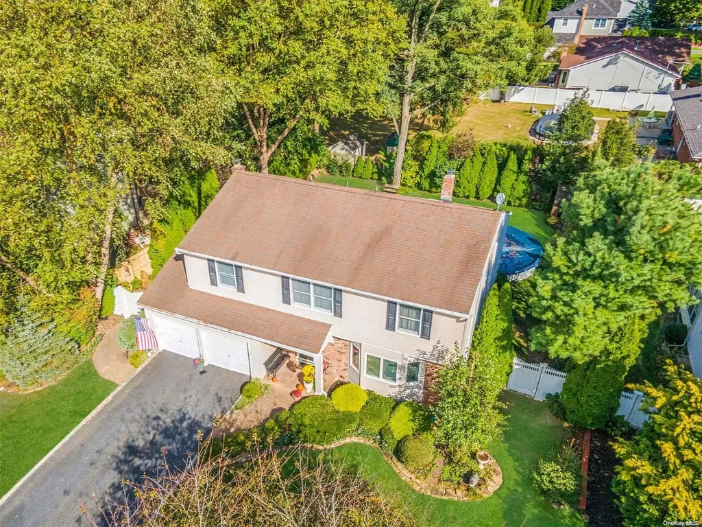 19 Format Lane Smithtown NY 11787