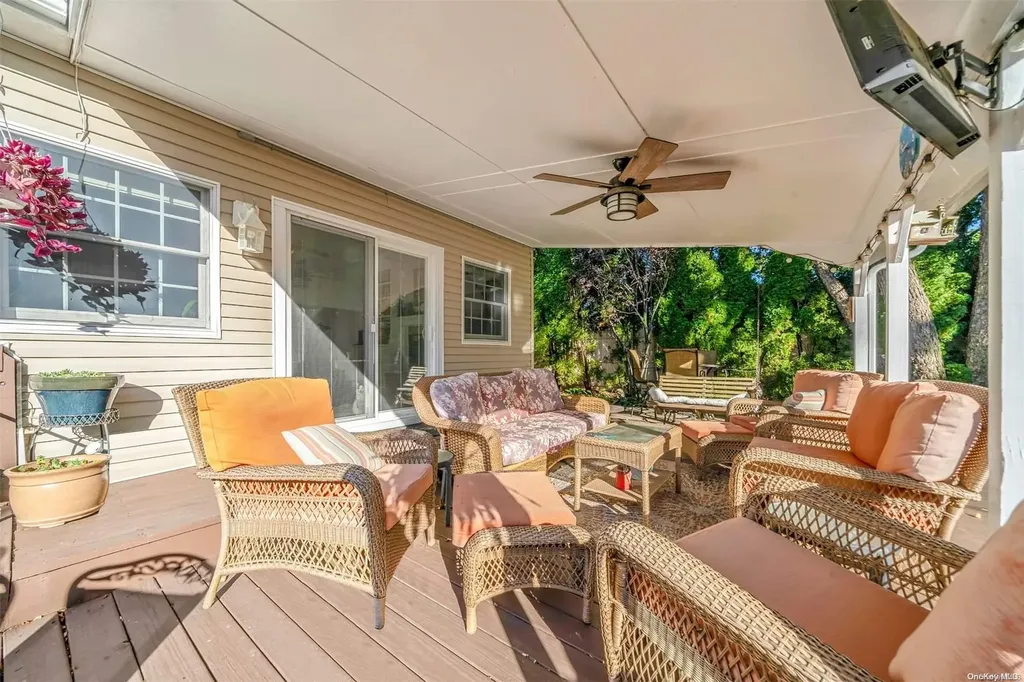 19 Format Lane Smithtown NY 11787