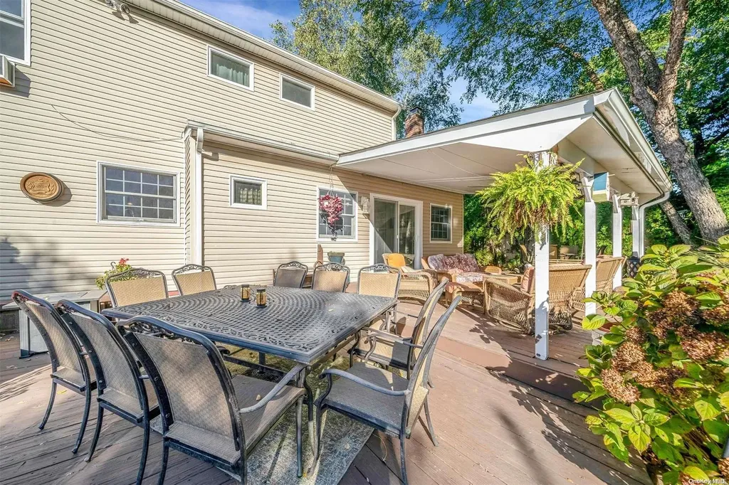 19 Format Lane Smithtown NY 11787