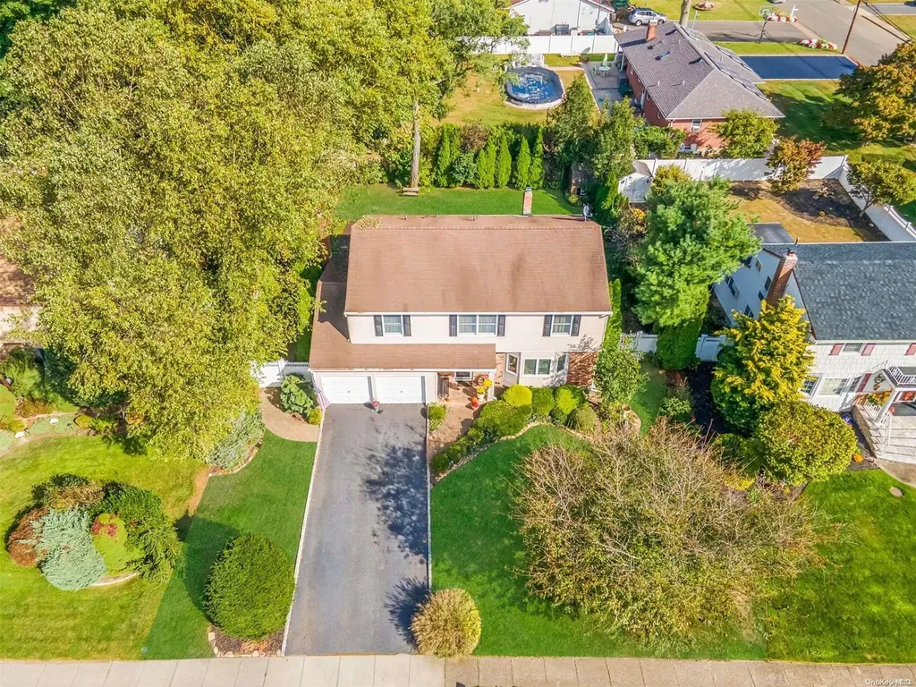 19 Format Lane Smithtown NY 11787