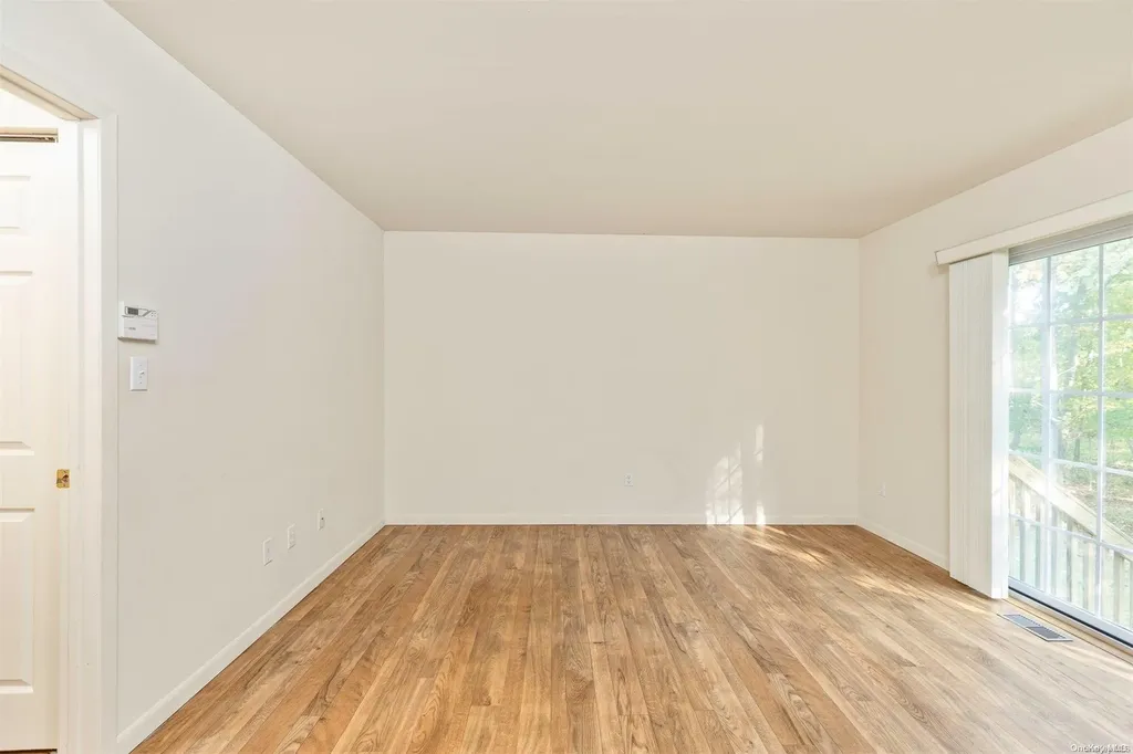 4 Katherine Path Middle Island NY 11953