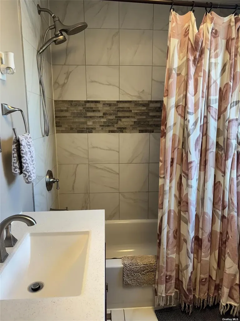 3946 Secor Avenue Bronx NY 10466