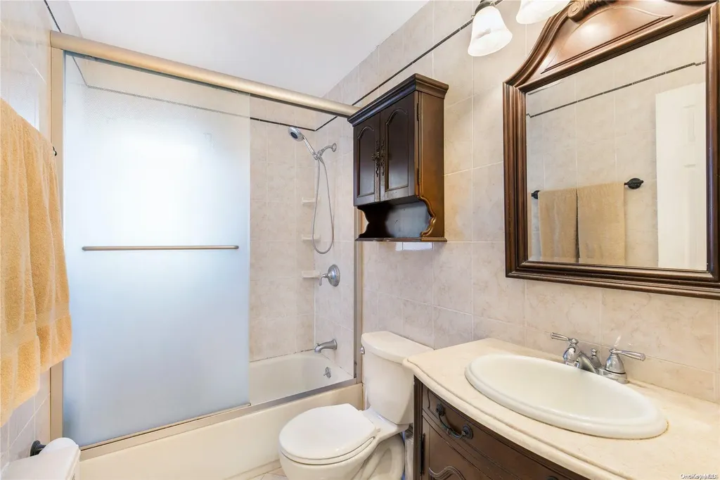 33 Herbert Circle Patchogue NY 11772