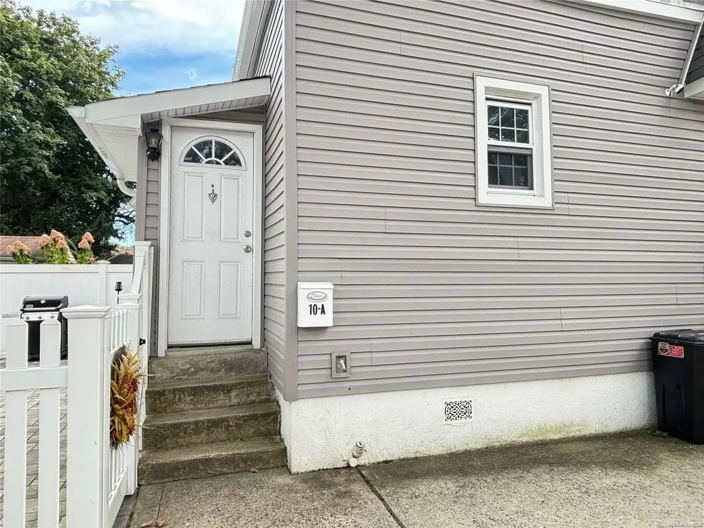 10 Devon Street Lynbrook NY 11563