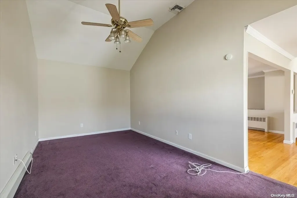 39 Kalda Lane Plainview NY 11803