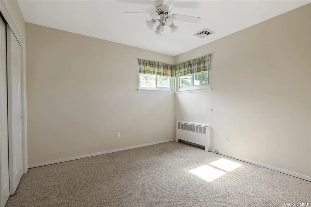 39 Kalda Lane Plainview NY 11803