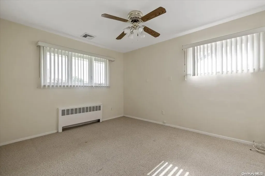 39 Kalda Lane Plainview NY 11803