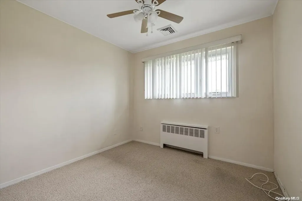 39 Kalda Lane Plainview NY 11803