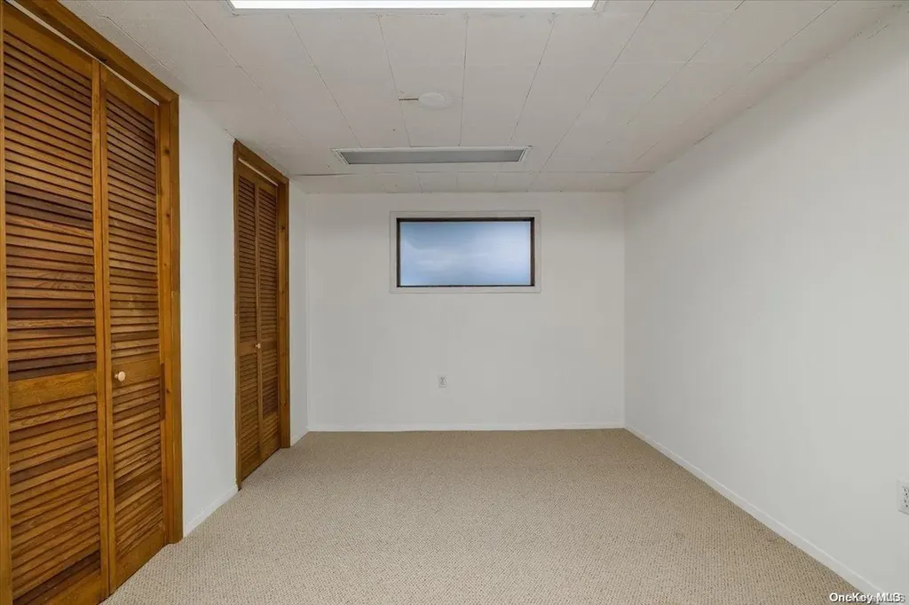 39 Kalda Lane Plainview NY 11803