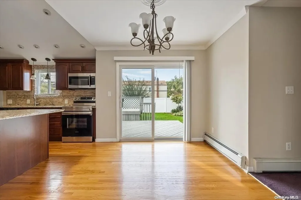 39 Kalda Lane Plainview NY 11803