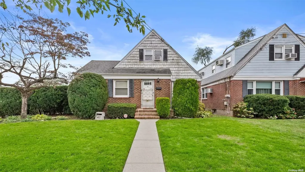 30 Meyer Avenue Valley Stream NY 11580