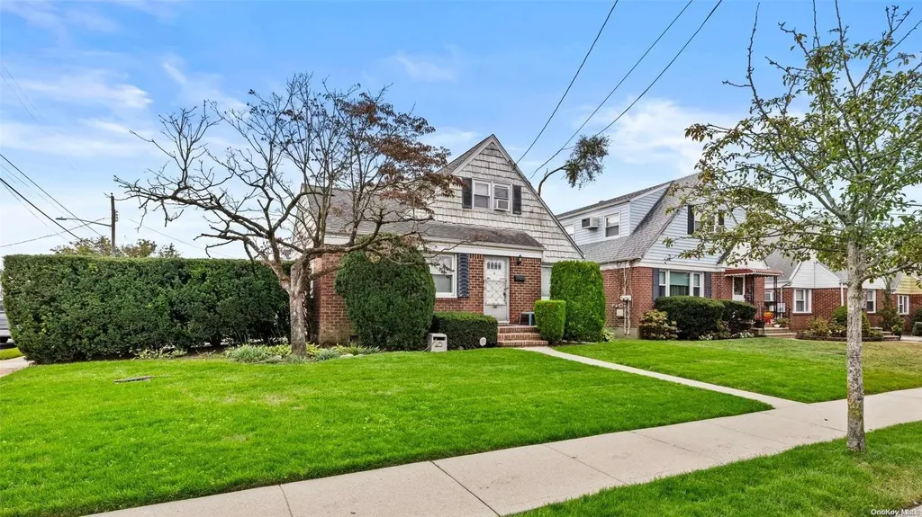 30 Meyer Avenue Valley Stream NY 11580