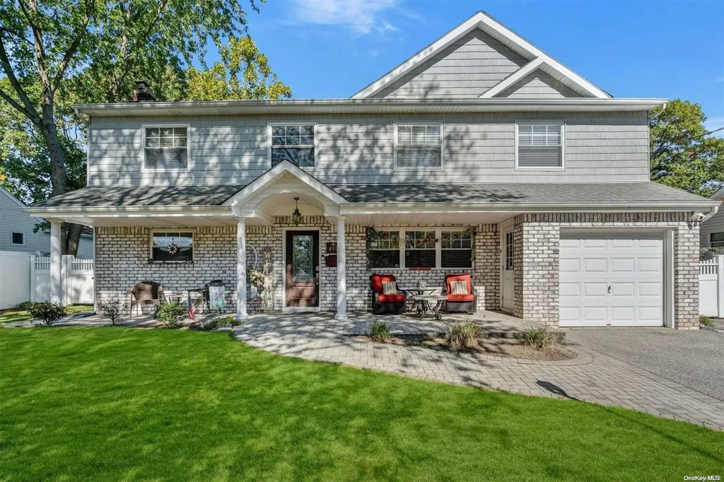 439 Spruce Avenue West Islip NY 11795