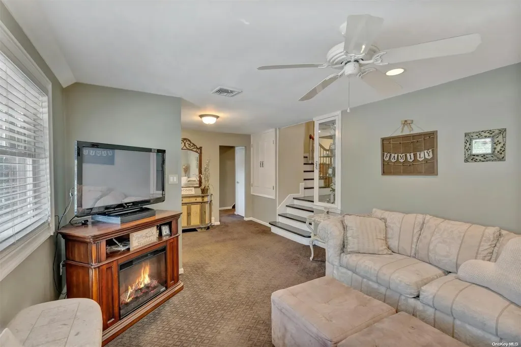 439 Spruce Avenue West Islip NY 11795