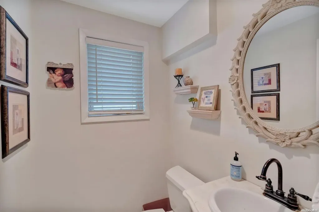 439 Spruce Avenue West Islip NY 11795