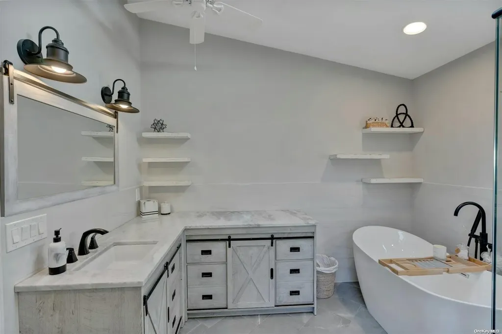 439 Spruce Avenue West Islip NY 11795